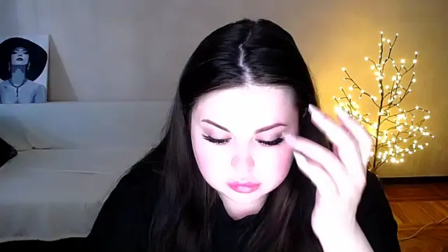 Emily Mo online show from 12, 6, 2026