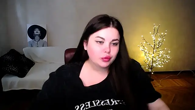 Snapshot of Emily_Mo chatting on 19, 6, 2026 Emily Mo online show from 19, 6, 2026