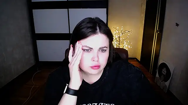 Snapshot of Emily_Mo chatting on 11, 7, 2026 Emily Mo online show from 11, 7, 2026