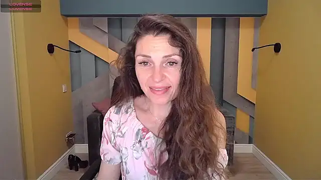 EllaLong online show from 2, 2, 2025