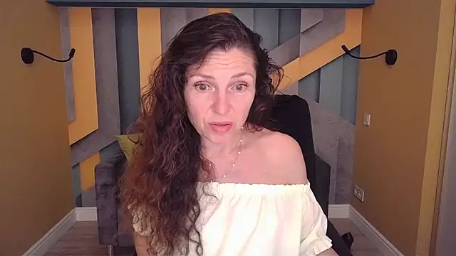 Snapshot of EllaLong chatting on 23, 5, 2026 EllaLong online show from 23, 5, 2026