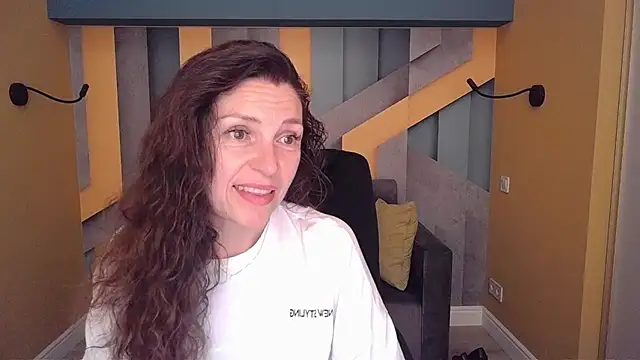Snapshot of EllaLong chatting on 24, 5, 2026 EllaLong online show from 24, 5, 2026