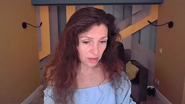 Snapshot of EllaLong chatting on 12, 6, 2026 EllaLong online show from 12, 6, 2026