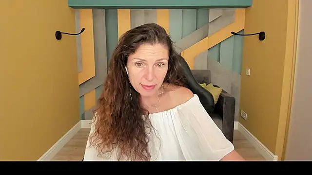 EllaLong online show from 24, 7, 2026