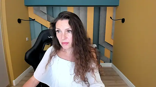 EllaLong online show from 28, 7, 2026