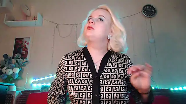 Karolina love  online show from 9, 1, 2025