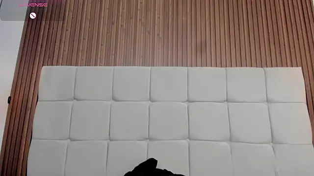 Saravy Blandon online show from 18, 10, 2025