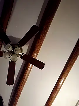 Thicknjuicy1986 online show from 16, 3, 2026