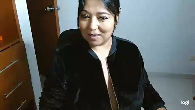 mariemiller19 online show from 10, 12, 2024