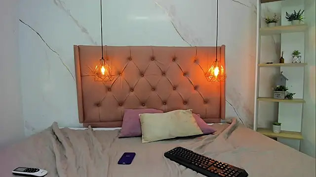 Belle Brunette online show from 22, 4, 2026