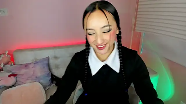 tinysara online show from 6, 6, 2026