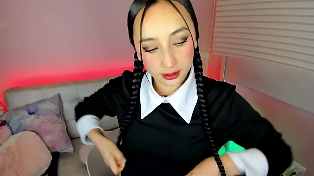 tinysara online show from 12, 7, 2026