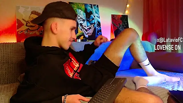 Midnighter  online show from 28, 1, 2025