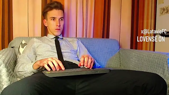 Midnighter  online show from 28, 11, 2025