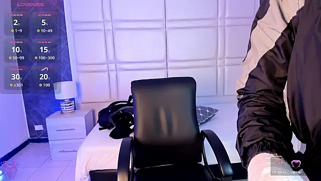 charlottewhitte online show from 6, 4, 2026