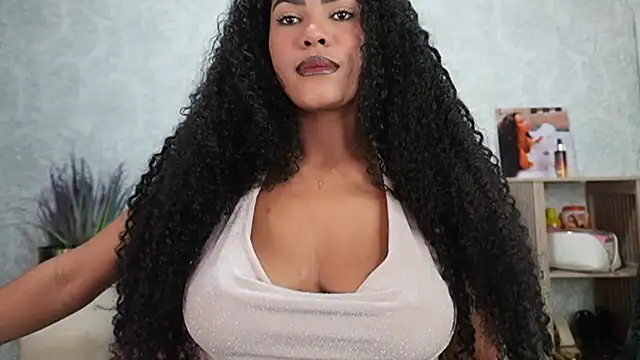 HOTBLACKANDWHITE2 online show from 23, 4, 2026