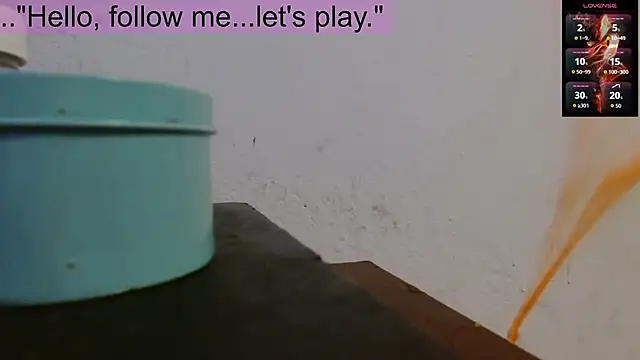 Snapshot of toxxxic_cams chatting on 12, 10, 2025 toxxxic cams online show from 12, 10, 2025