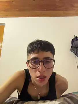 Snapshot of CamiRojas_boy chatting on 20, 12, 2025 CamiRojas boy online show from 20, 12, 2025