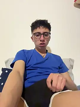 Snapshot of CamiRojas_boy chatting on 22, 12, 2025 CamiRojas boy online show from 22, 12, 2025