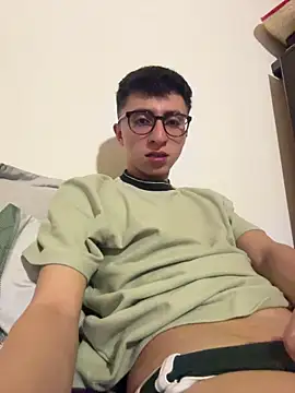 Snapshot of CamiRojas_boy chatting on 19, 1, 2026 CamiRojas boy online show from 19, 1, 2026