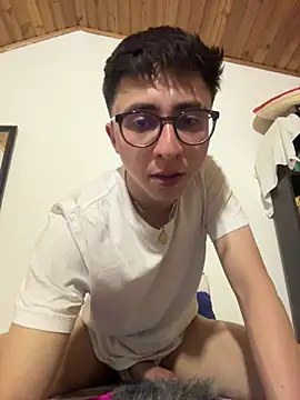 Snapshot of CamiRojas_boy chatting on 12, 3, 2026 CamiRojas boy online show from 12, 3, 2026