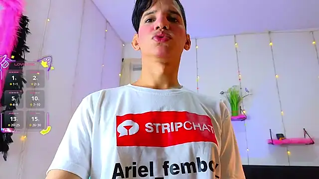 Ariel Femboy  online show from 19, 9, 2025