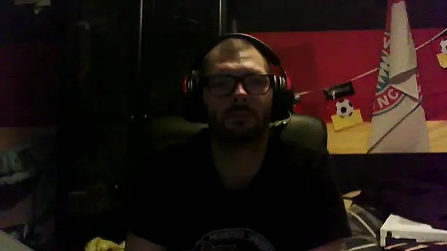 Snapshot of Die-geile-Sau chatting on 4, 12, 2025 Die-geile-Sau online show from 4, 12, 2025