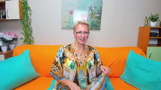 iamyourdream89 online show from 6, 10, 2025