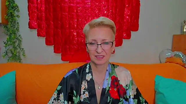 iamyourdream89 online show from 13, 2, 2026