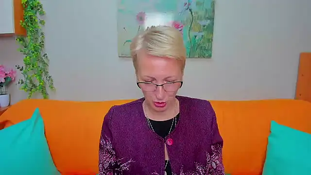 Snapshot of iamyourdream89 chatting on 28, 5, 2026 iamyourdream89 online show from 28, 5, 2026
