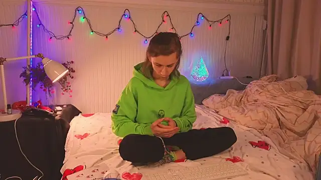 Snapshot of Frank_Fraer chatting on 14, 12, 2025 Frank Fraer online show from 14, 12, 2025