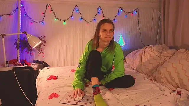 Snapshot of Frank_Fraer chatting on 15, 12, 2025 Frank Fraer online show from 15, 12, 2025