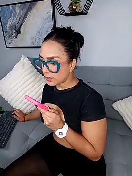 Amber Etan online show from 21, 4, 2026