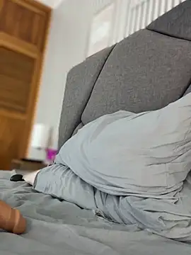 nicolette sweet  online show from 23, 4, 2026