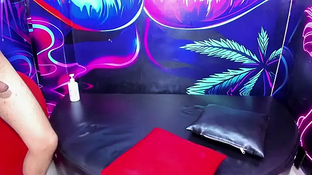 hot-threesome online show from 6, 6, 2026