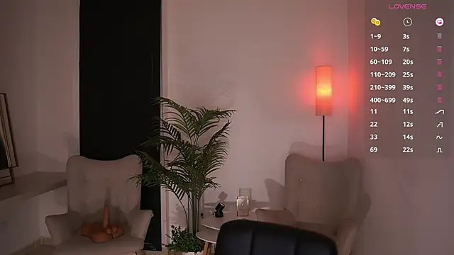 Snapshot of KendallRiseX chatting on 8, 3, 2025 KendallRiseX online show from 8, 3, 2025