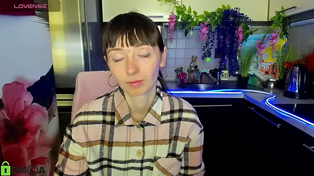 TayanaJons online show from 9, 4, 2026