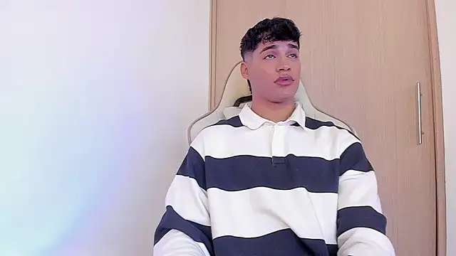 Jimmy Leeh  online show from 15, 12, 2024