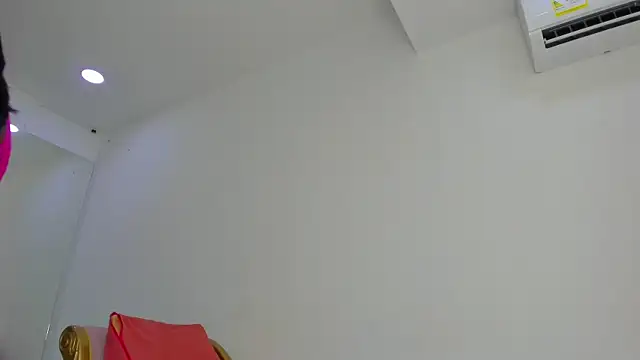 Snapshot of rihanna_abiodun chatting on 8, 5, 2026 rihanna abiodun online show from 8, 5, 2026