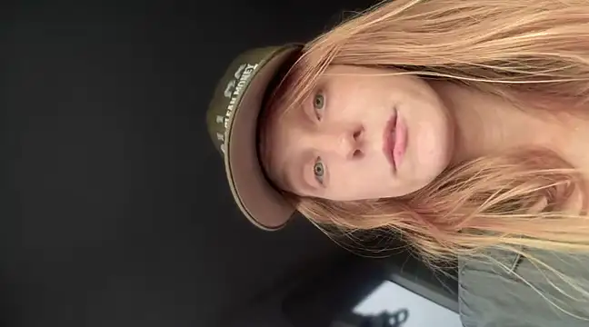 GoldenFlameGoddess online show from 20, 3, 2025