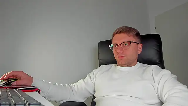 Snapshot of Findom_guy chatting on 18, 3, 2025 Findom guy online show from 18, 3, 2025