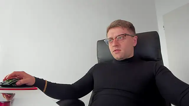 Snapshot of Findom_guy chatting on 19, 3, 2025 Findom guy online show from 19, 3, 2025