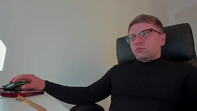 Snapshot of Findom_guy chatting on 19, 3, 2025 Findom guy online show from 19, 3, 2025