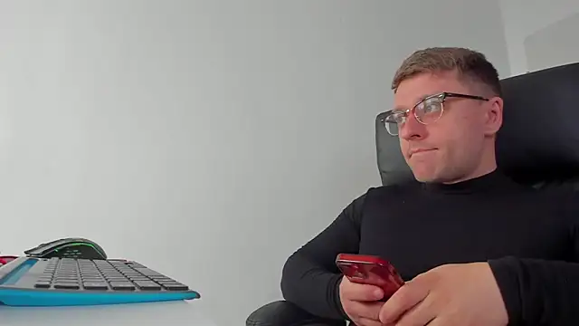 Snapshot of Findom_guy chatting on 20, 3, 2025 Findom guy online show from 20, 3, 2025