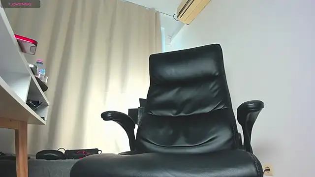 Snapshot of Findom_guy chatting on 16, 10, 2025 Findom guy online show from 16, 10, 2025