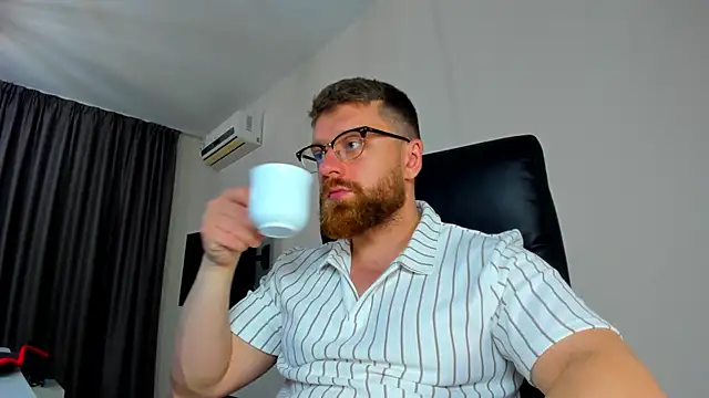 Findom guy online show from 21, 4, 2026