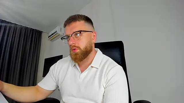 Findom guy online show from 26, 4, 2026