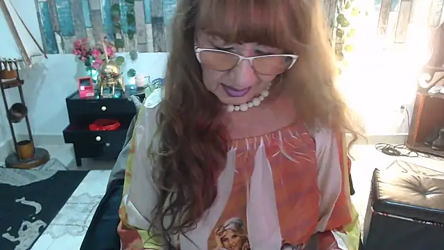 Snapshot of KarimaSarabe chatting on 1, 10, 2025 KarimaSarabe online show from 1, 10, 2025