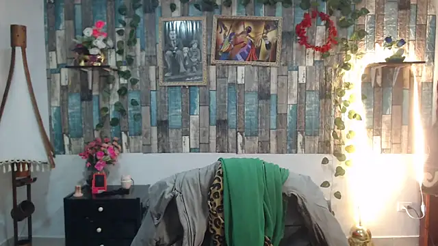 Snapshot of KarimaSarabe chatting on 8, 10, 2025 KarimaSarabe online show from 8, 10, 2025