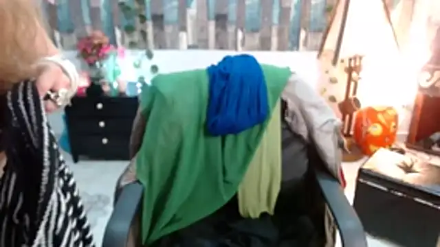 Snapshot of KarimaSarabe chatting on 4, 11, 2025 KarimaSarabe online show from 4, 11, 2025